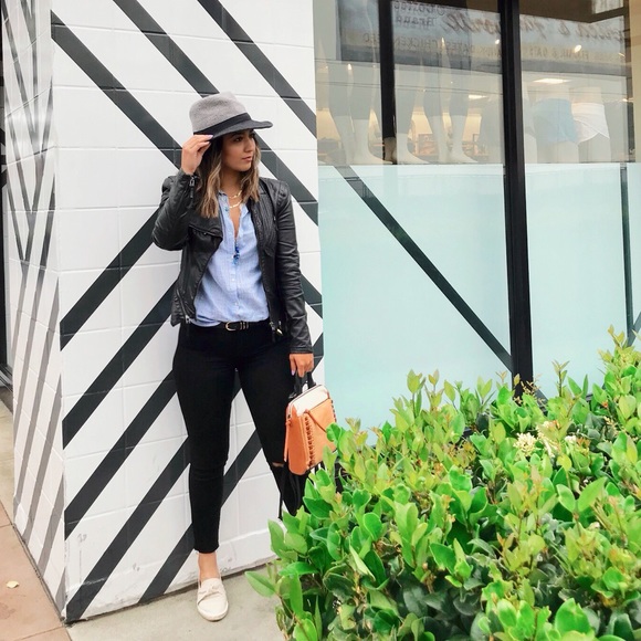 Meet your Posher, Karla - Picture 1 of 3